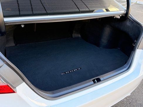 Used 2019 Toyota Camry image 12