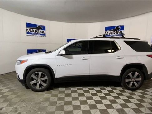 Used 2021 Chevrolet Traverse LT w/ LT Premium Package image 7
