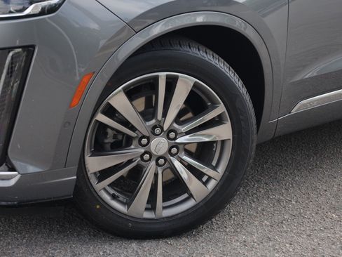 Used 2021 Cadillac XT6 Premium Luxury FWD image 23
