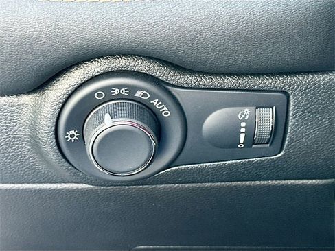 Used 2025 Dodge Durango R/T image 10