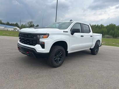 New 2026 Chevrolet Silverado 1500 Custom Trail Boss w/ LPO, Dark Essentials Package