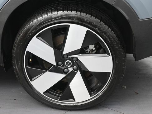Used 2023 Volvo C40 P8 Recharge Ultimate AWD/4WD image 11