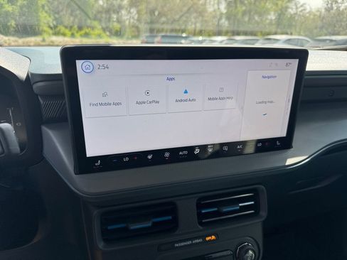 Certified 2025 Ford Maverick Lobo AWD/4WD image 40
