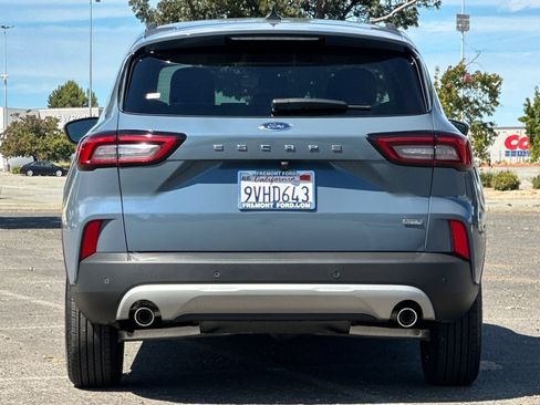 Certified 2025 Ford Escape SE FWD image 4