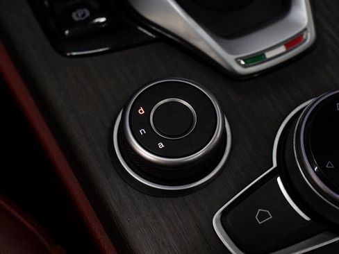 Used 2021 Alfa Romeo Stelvio Ti w/ Nero Edizione image 33