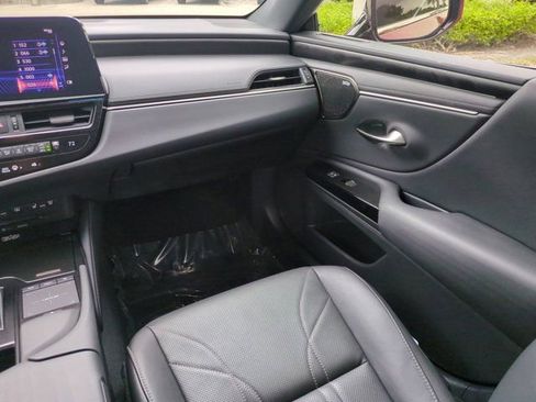 Certified 2022 Lexus ES 350 Ultra Luxury image 16