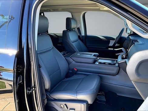 New 2025 Ford Expedition Max Active image 11