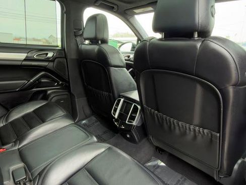 Used 2015 Porsche Cayenne Turbo image 59