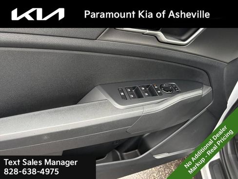 New 2026 Kia Sportage LX w/ LX Convenience Package AWD/4WD image 25