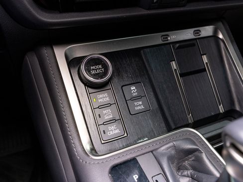 Used 2024 Lexus GX 550 image 23