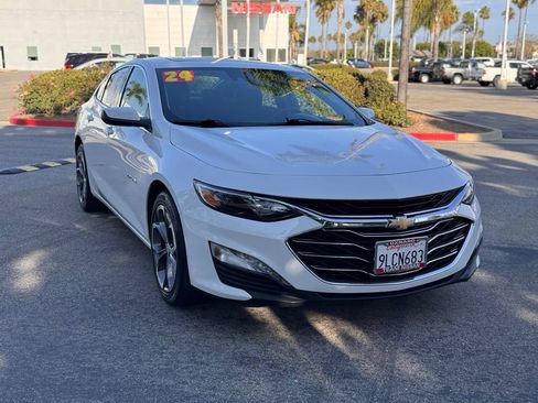 Used 2024 Chevrolet Malibu LT FWD image 2