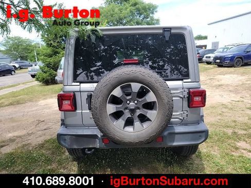 Used 2018 Jeep Wrangler Unlimited Sahara w/ Dual Top Group AWD/4WD image 5
