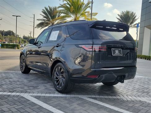 Certified 2024 Land Rover Discovery Dynamic SE image 3