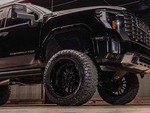 Used 2024 GMC Sierra 2500 Denali w/ Denali Reserve Package image 15