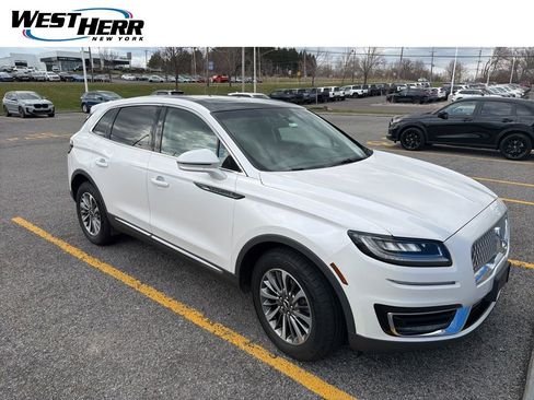 Used 2019 Lincoln Nautilus Select image 1