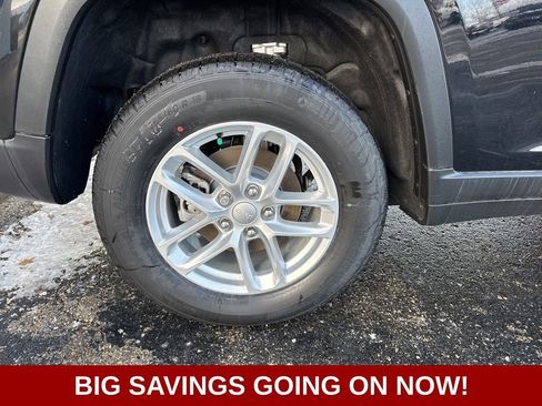 New 2025 Jeep Grand Cherokee Laredo X image 12