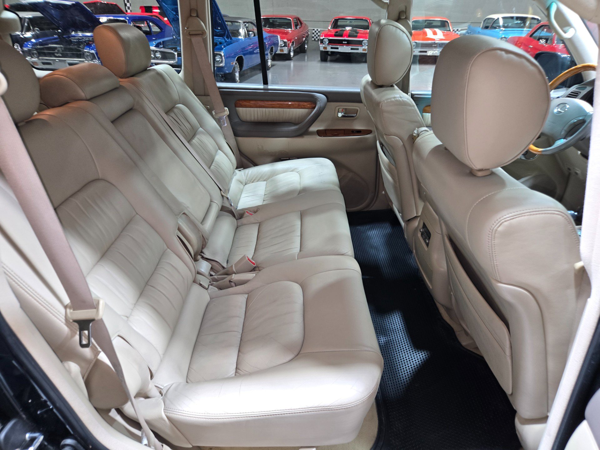 Used 2004 Lexus LX 470 4WD image 93