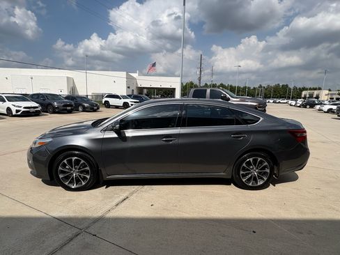 Used 2017 Toyota Avalon XLE FWD image 5