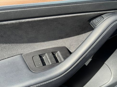 Used 2021 Tesla Model 3 image 32