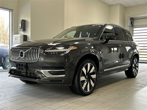 Certified 2024 Volvo XC90 T8 Plus image 1