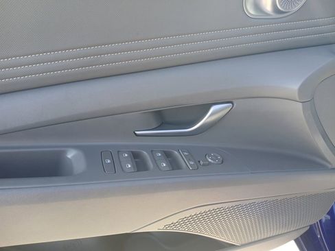 Used 2023 Hyundai Elantra SEL w/ Convenience Package image 21