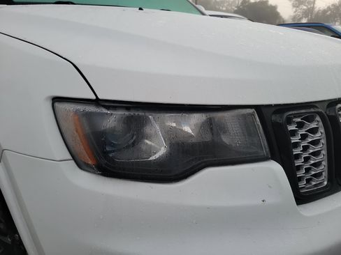 Used 2018 Jeep Grand Cherokee Altitude image 2