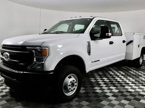 Used 2020 Ford F350 XL w/ Power Equipment Group image 4