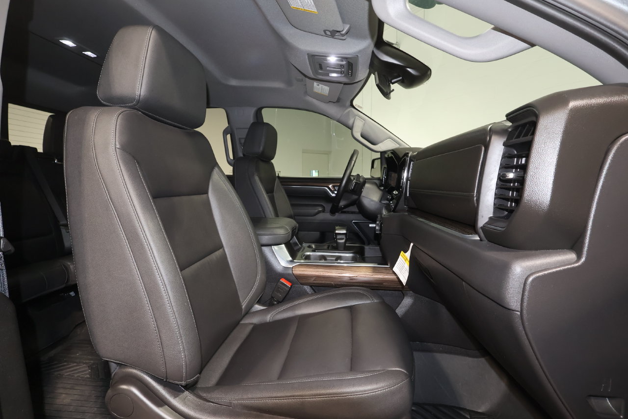 Used 2025 Chevrolet Silverado 1500 LT Trail Boss w/ Convenience Package II AWD/4WD image 27