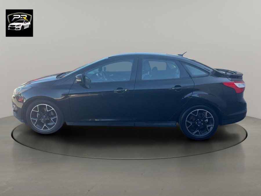 Used 2014 Ford Focus SE w/ Equipment Group 201A FWD image 2