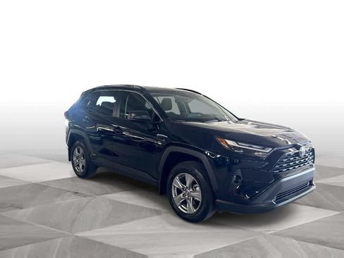 Used 2025 Toyota RAV4 LE AWD/4WD image 2