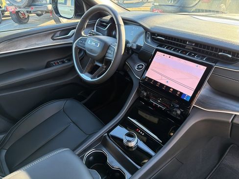 New 2025 Jeep Grand Cherokee L Limited image 34
