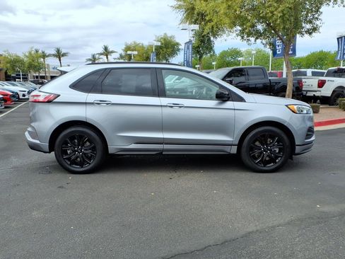 Certified 2022 Ford Edge SE w/ Black Appearance Package AWD/4WD image 3