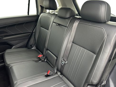 Certified 2022 Volkswagen Tiguan SE AWD/4WD image 5