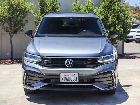 Used 2022 Volkswagen Tiguan SE R-Line FWD image 2