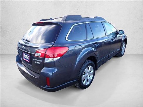 Used 2011 Subaru Outback 3.6R Limited w/ PWR Moonroof Pkg AWD/4WD image 4