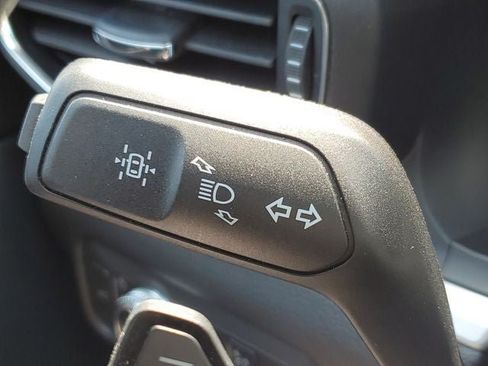 Used 2021 Ford Explorer XLT w/ Equipment Group 202A AWD/4WD image 12