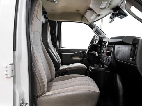 Used 2020 Chevrolet Express 2500 RWD image 36