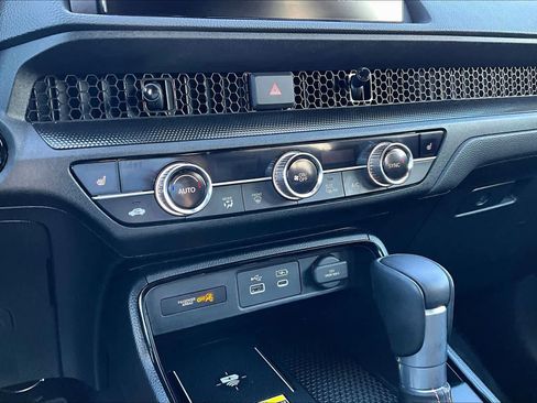 Used 2025 Honda CR-V Sport-L image 6