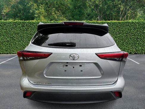 Used 2021 Toyota Highlander XLE image 8