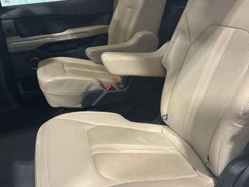 Used 2023 Ford Expedition Limited AWD/4WD image 33