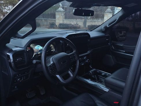 Used 2022 Ford F150 XLT w/ Equipment Group 302A High image 10