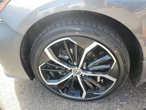 Used 2025 Nissan Altima 2.5 SR FWD image 17
