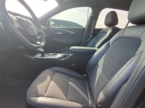 Used 2024 Buick Envista Preferred w/ Convenience I Package FWD image 3