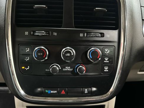 Used 2014 Dodge Grand Caravan SE w/ Quick Order Package 29E SE image 36