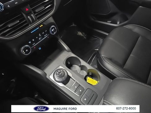 Used 2020 Ford Escape SE Sport image 27