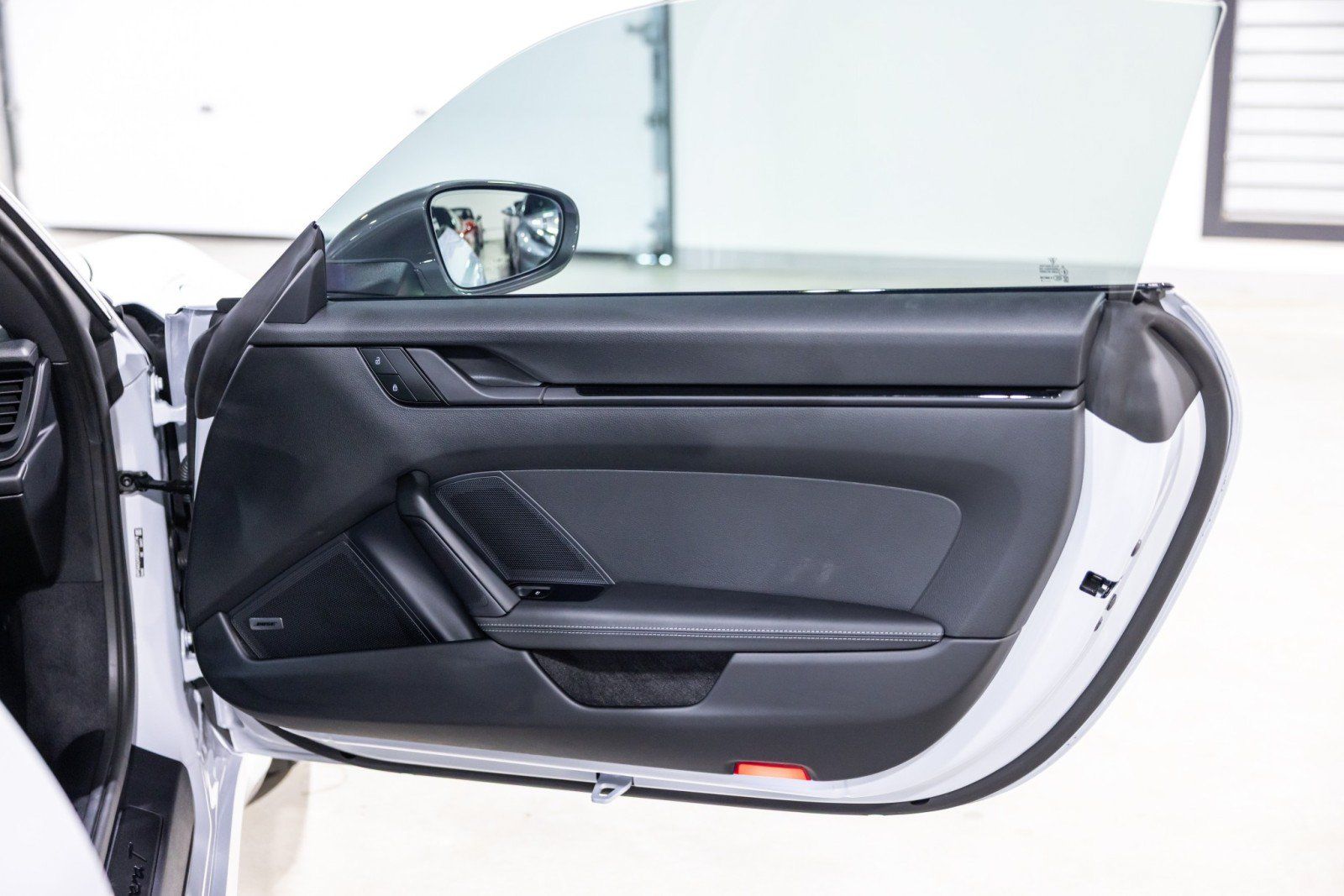 Used 2024 Porsche 911 Carrera T RWD image 27