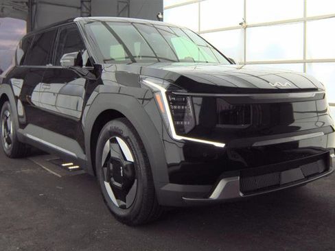 Used 2024 Kia EV9 Light Long Range image 3