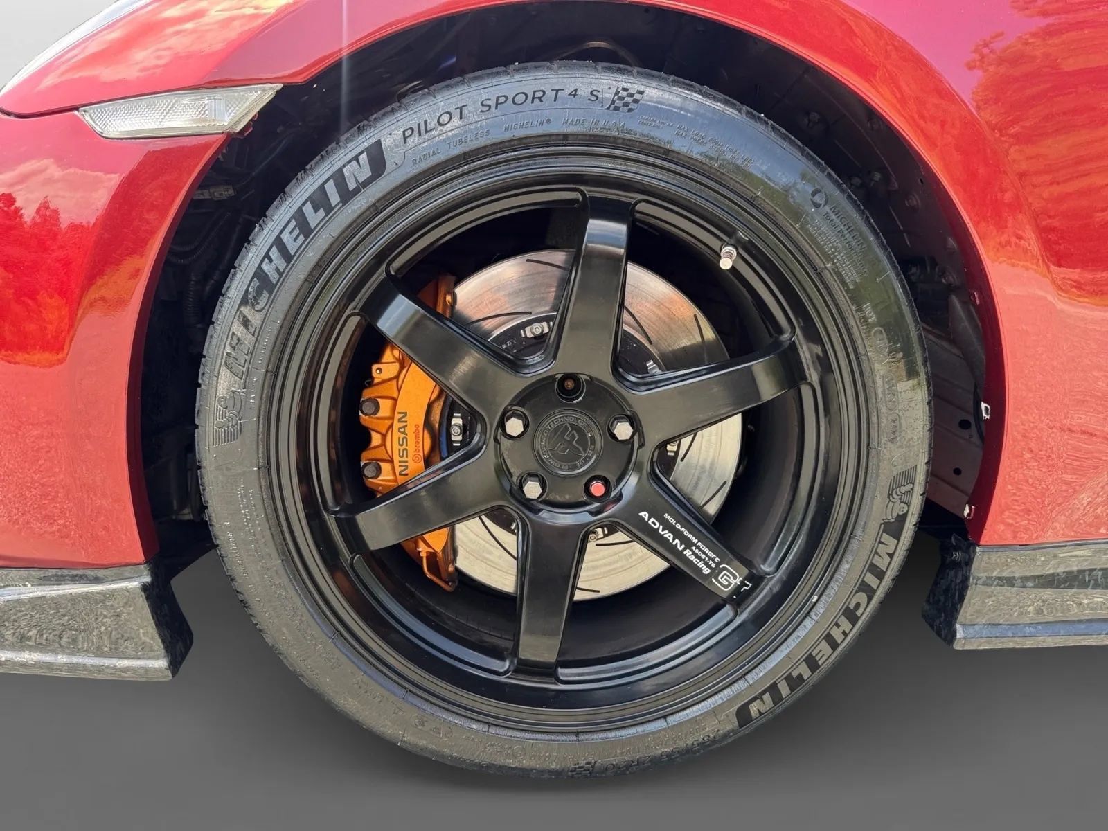 Used 2016 Nissan GT-R Premium AWD/4WD image 32