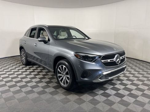 Used 2023 Mercedes-Benz GLC 300 4MATIC image 17