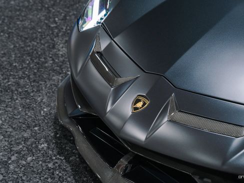 Used 2021 Lamborghini Aventador SVJ image 10